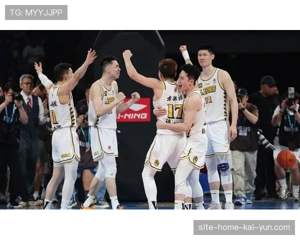 广厦卫冕冠军光环仍在 但阵容齐整度远不及上季